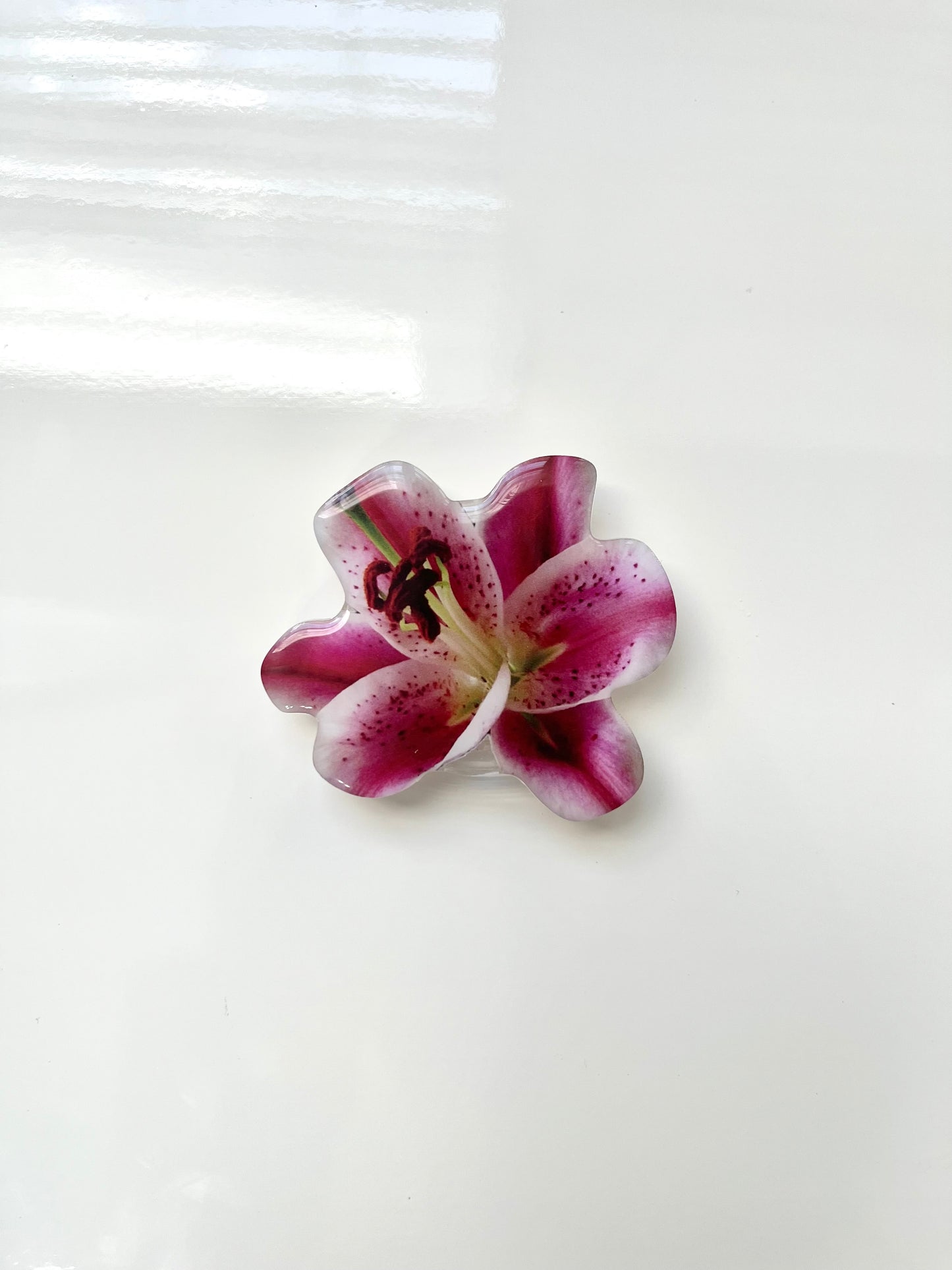 lily flower phone grip